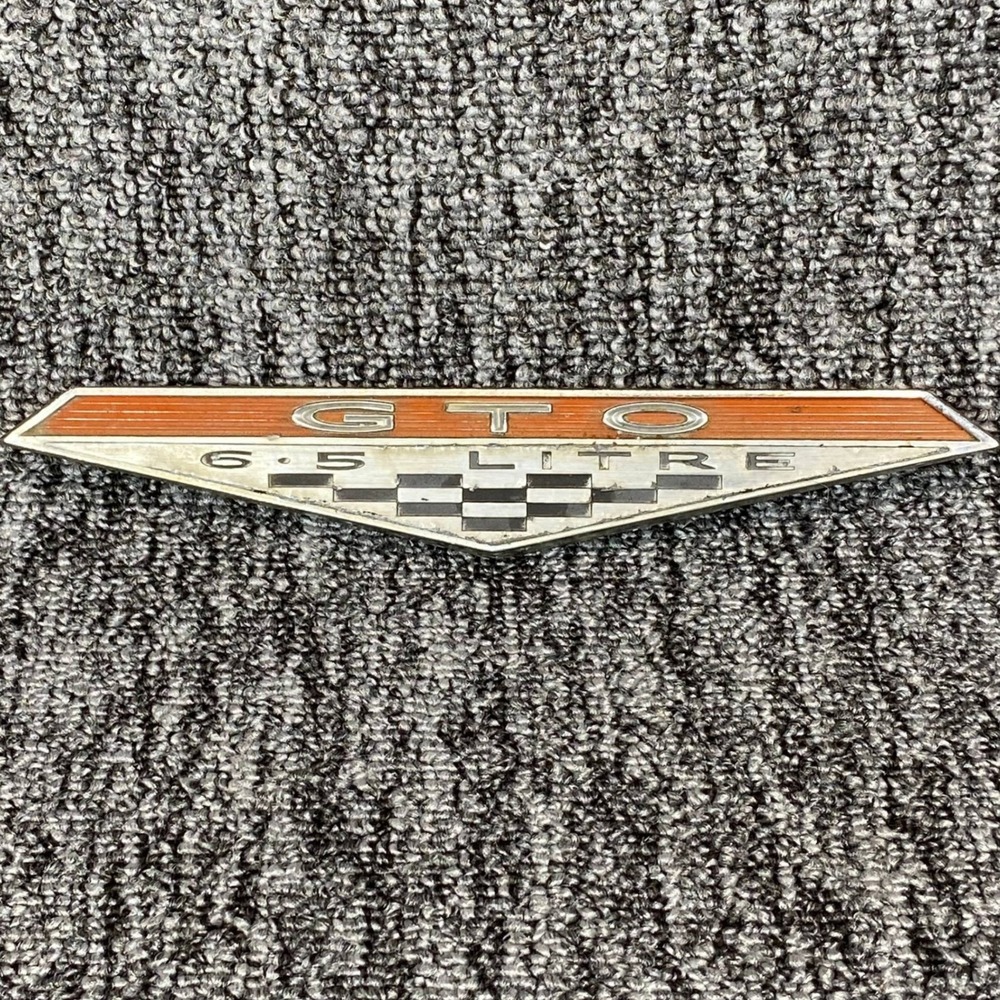 intage 1964-1968 Pontiac GTO 6.5 Litre Fender Emblem OEM 9775867 General Detroit